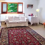 In The Woods House For 8 Persons And Large Garden Chalé