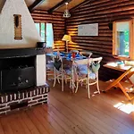 In The Woods House For 8 Persons And Large Garden Chalé *