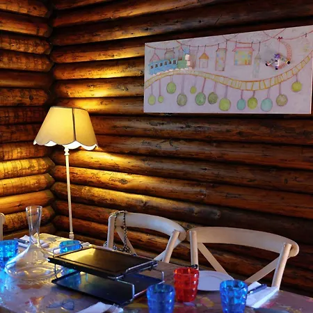 In The Woods House For 8 Persons And Large Garden Chalé