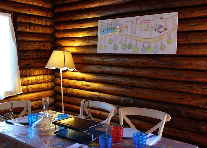 In The Woods House For 8 Persons And Large Garden シャレー