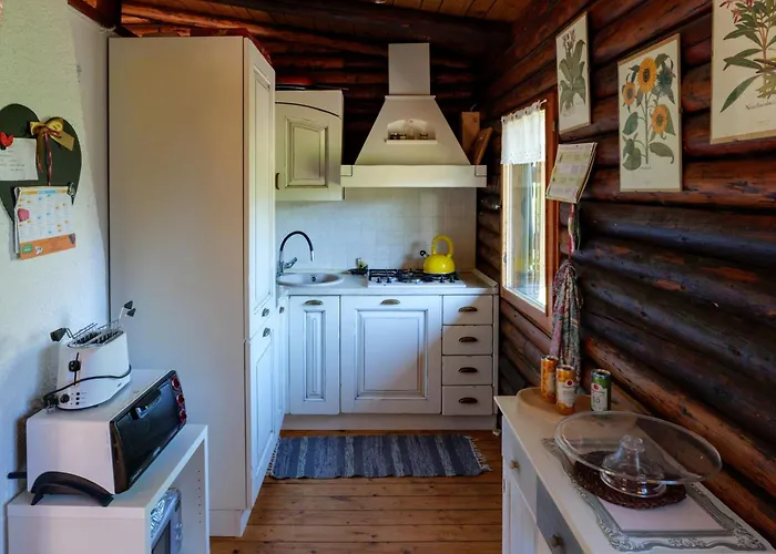 シャレー In The Woods House For 8 Persons And Large Garden