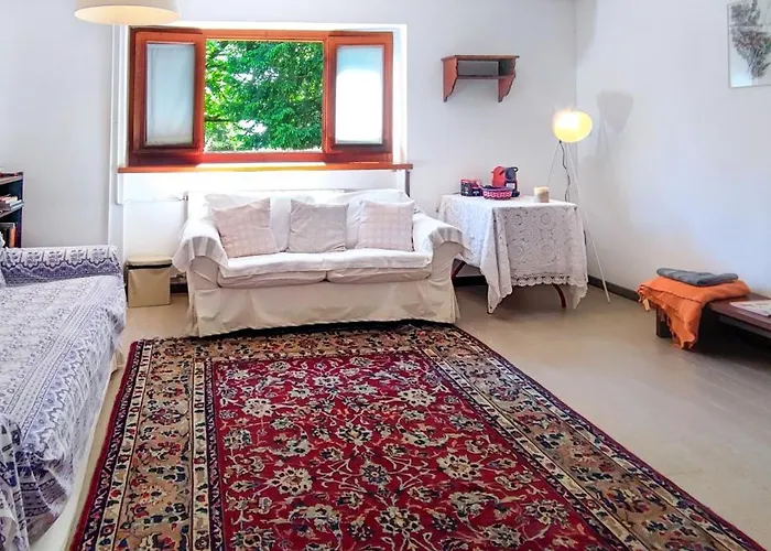 In The Woods House For 8 Persons And Large Garden シャレー