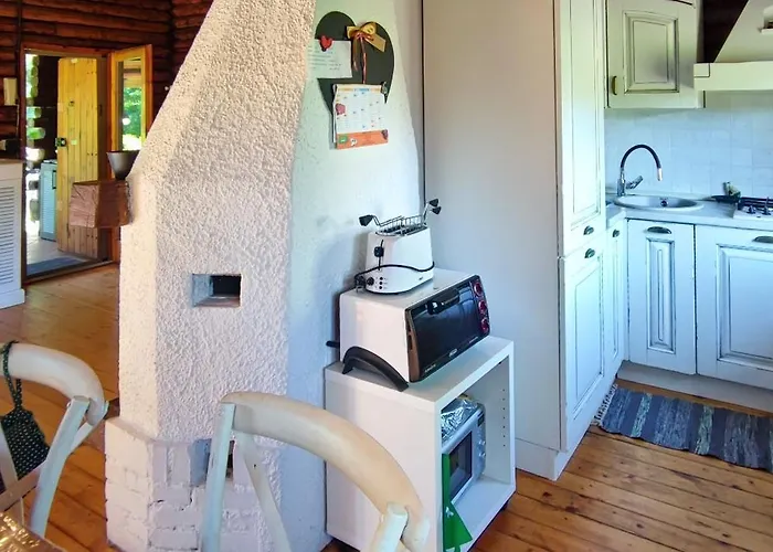 In The Woods House For 8 Persons And Large Garden シャレー *