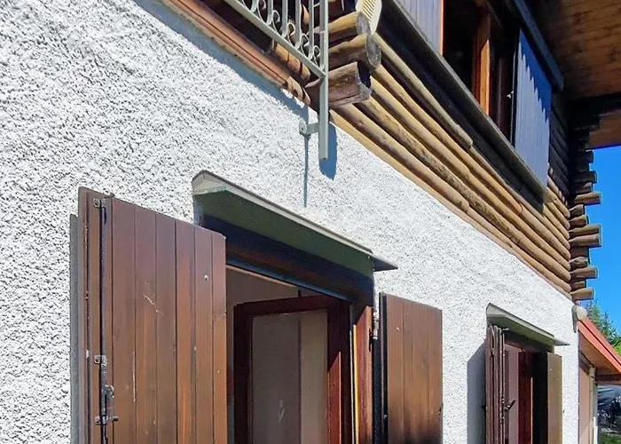 In The Woods House For 8 Persons And Large Garden シャレー