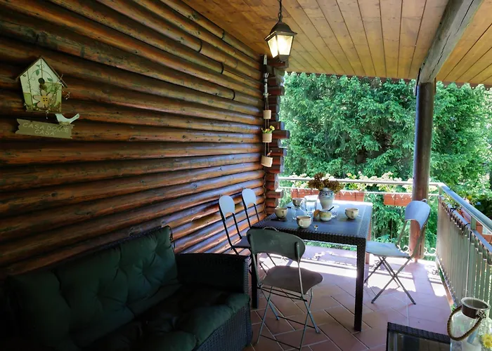 シャレー In The Woods House For 8 Persons And Large Garden
